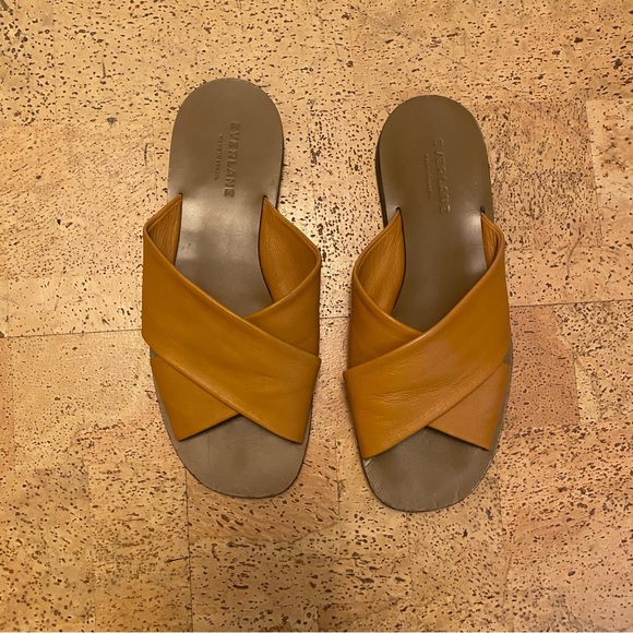 Everlane Day Crossover Sandals in Golden Brown - Picture 5 of 8